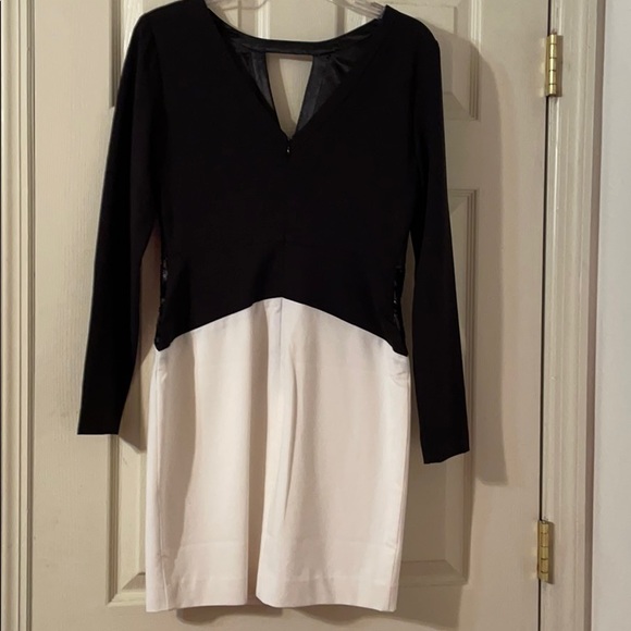 NWOT VENUS Dress - Picture 3 of 3